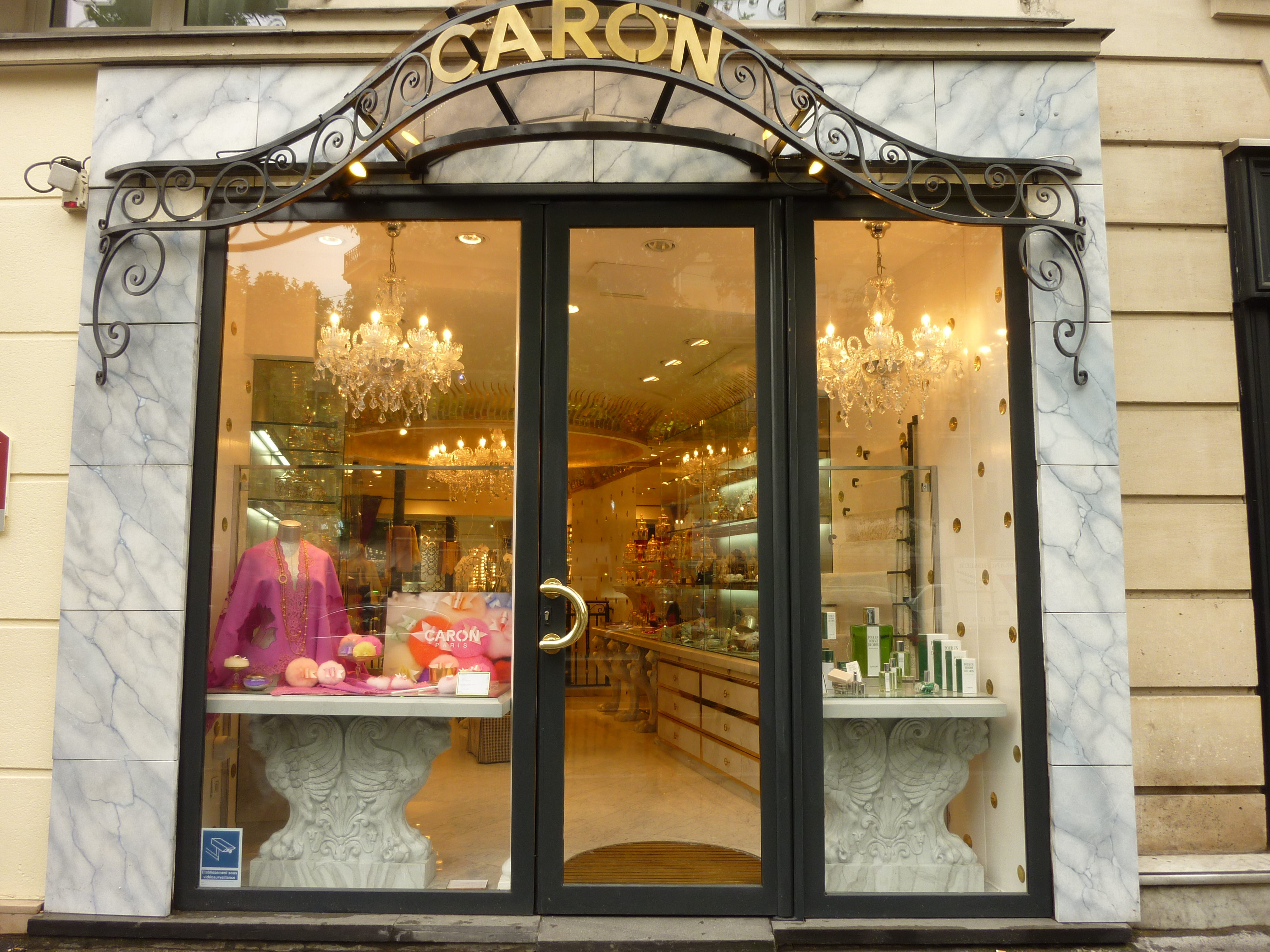 Boutique Caron à St Germain des Prés