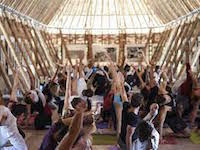 Vivre un cours de yoga à l’expo Aqua Mater Paris